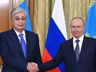 
                    Путин посетит с визитом Казахстан
                