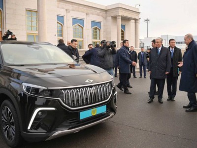 
                    Эрдоган подарил Токаеву электромобиль TOGG турецкого производства
                