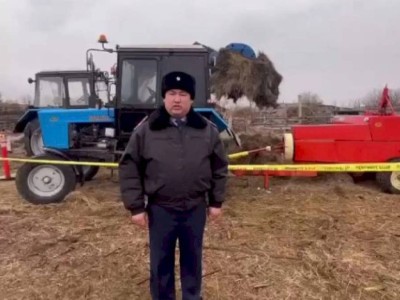 
                    В Абайской области подростка намотало на вал тюковального пресса
                
