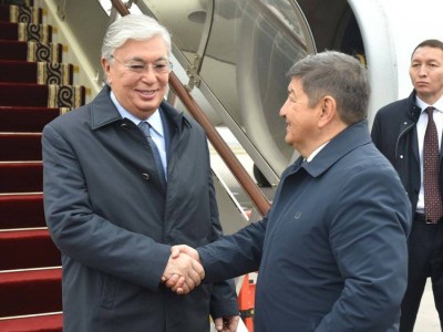 
                    Президент Казахстана прибыл в Кыргызстан
                