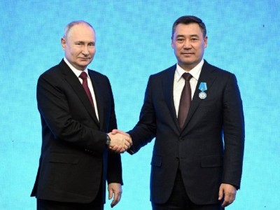 
                    Путин вручил Садыру Жапарову орден Почета
                
