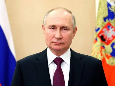 
                    Владимир Путин отмечает день рождения
                