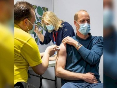 
                    Принц Уильям вакцинировался от коронавируса
                