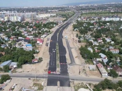 
                    В Алматы завершены работы по проезжей части пробивки Абая до границы города
                