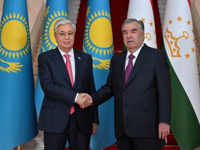 
                    О чем договорились президенты Казахстана и Таджикистана
                