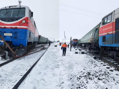 
                    В Актюбинской области сошел с рельсов пассажирский поезд Бишкек – Самара
                