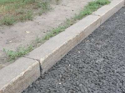 
                    В Алматы заменят только повреждённые бордюры при ремонте дорог
                