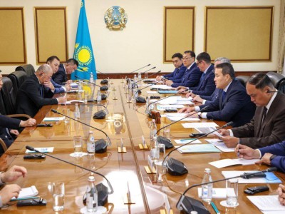 
                    Китайский холдинг Xinjiang Hualing готов инвестировать в проекты в Казахстане
                
