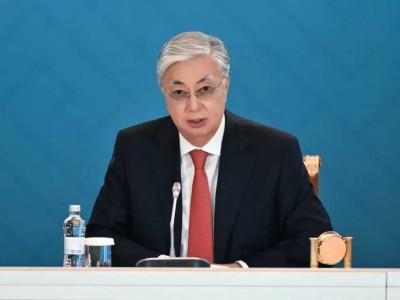 
                    Токаев контролировал ситуацию в стране в связи с обострением обстановки в России
                