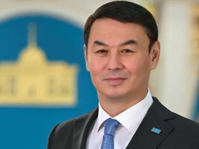 
                    Новым акимом Алматы стал Дархан Сатыбалды 
                