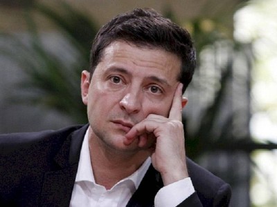 
                    Украинская оппозиция инициирует импичмент Зеленскому
                