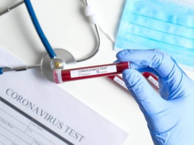 
                    Зарубежный мошенник нелегально проводил тесты на COVID-19
                
