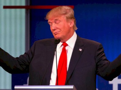 
                    Адвокаты Трампа отказались защищать его от импичмента
                