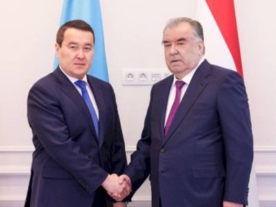 
                    Казахстан будет расширять торгово-экономическое сотрудничество с Таджикистаном
                
