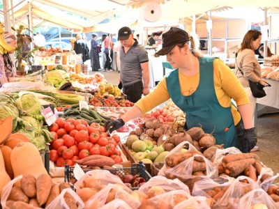 
                    10 тыс. тонн сельскохозяйственной продукции реализовали на ярмарках выходного дня в Алматы
                