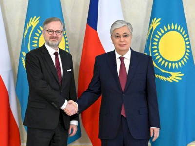 
                    Президент РК обсудил экономическое сотрудничество с Премьер-министром Чехии
                