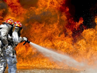 
                    В Атырауской области при пожаре в общежитии эвакуировали 9 человек
                