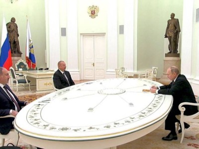 
                    Совместное заявление о развитии Карабаха подписали Путин, Алиев и Пашинян
                