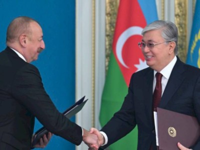 
                    Казахстан планирует увеличить поставки нефти в Азербайджан
                