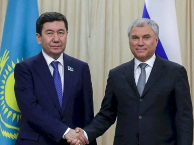 
                    Володин пригласил спикера Мажилиса РК посетить Россию
                