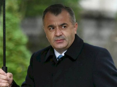 
                    Премьер Молдовы подал в отставку накануне инаугурации Санду
                