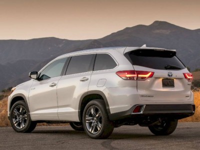 
                    Toyota приостанавливает работу заводов в Великобритании и Франции
                