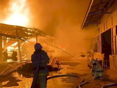 
                    В результате пожара на автомойке на Кульджинском тракте пострадали два человека
                