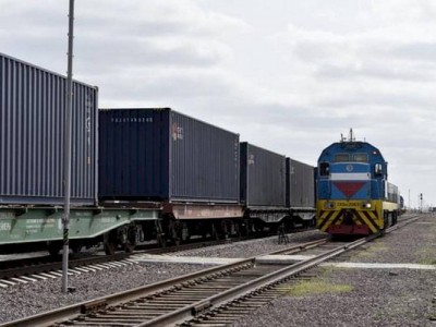 
                    Китай примет меры по приему и выгрузке застрявших на границе вагонов
                