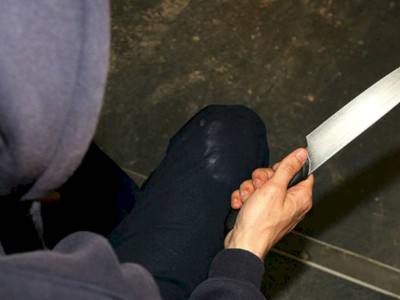 
                    В Астане мужчина с ножом у всех на глазах убил женщину-кассира  в обувном магазине
                