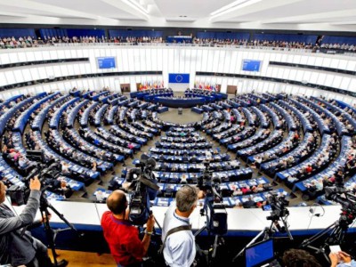 
                    Депутат Европарламента высказался о внедрении 7-летнего президентского срока в Казахстане
                