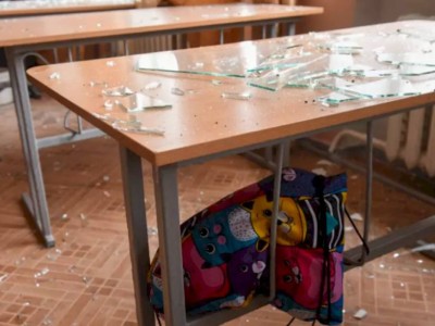 
                    Нападение на школу в российском Ижевске: 13 человек убиты, 9 пострадали
                