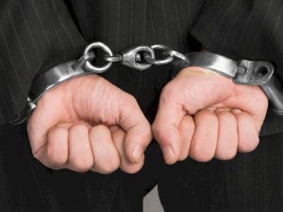 
                    В Актау по подозрению во взяточничестве задержан замглавы таможенного поста
                