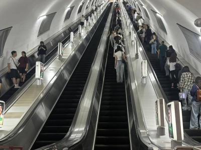 
                    Не просто транспорт: эстетика и символизм алматинского метрополитена
                