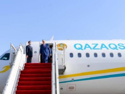 
                    Президент РК прилетел  в  Нью-Йорк
                