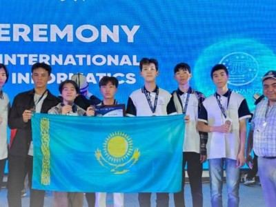 
                    Школьник из Казахстана признан сильнейшим информатиком в Центральной Азии
                