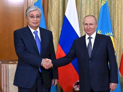 
                    Токаев выразил удовлетворение переговорами с Путиным
                