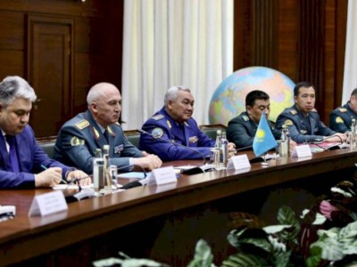 
                    Руслан Жаксылыков встретился с Сергеем Шойгу в Москве
                