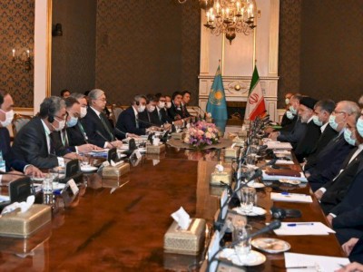 
                    Казахстан и Иран подписали ряд документов о сотрудничестве в разных сферах
                