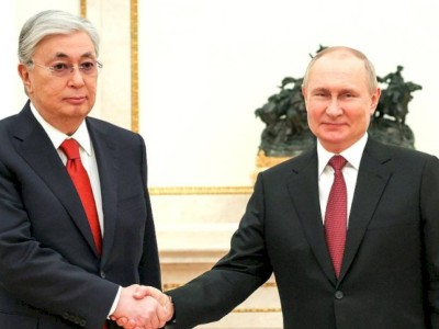 
                    Касым-Жомарт Токаев примет участие в Петербургском международном экономическом форуме
                