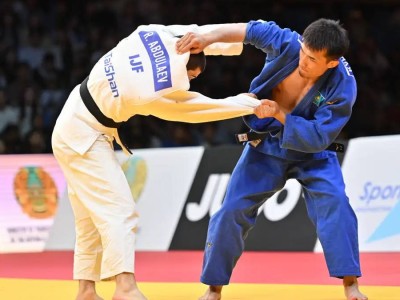 
                    Токаев посетил турнир Qazaqstan Barysy Grand Slam
                