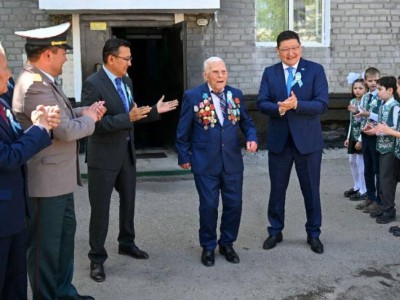
                    В Семее поздравили ветеранов с 80-летием Великой Победы
                