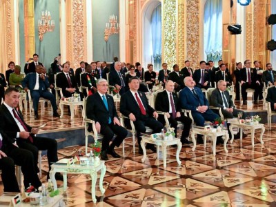 
                    Токаев посетил праздничный концерт в Москве
                