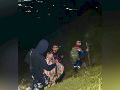 
                    В Алматинской области спасли застрявших в горах молодых людей
                