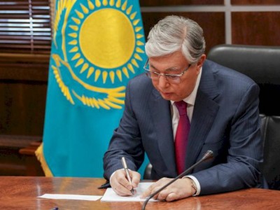 
                    Президент РК подписал указ о встречах акимов с населением
                