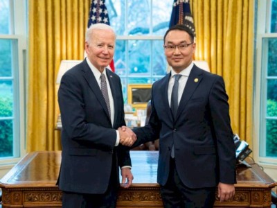 
                    Посол Казахстана встретился с Президентом США Джо Байденом
                
