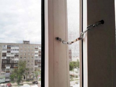 
                    В Нур-Султане снова из окна выпал ребенок, девочка не выжила
                