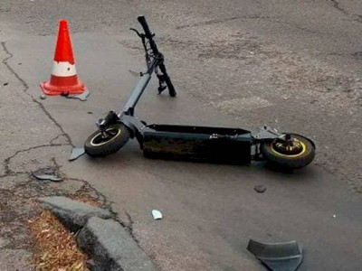 
                    Алматинец на внедорожнике сбил девушку на самокате и протаранил несколько машин
                