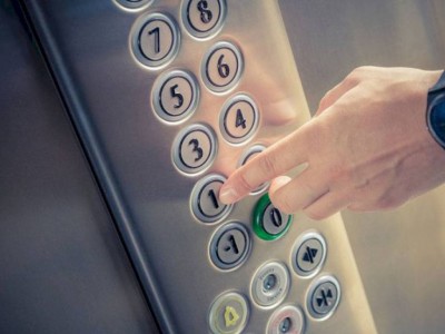 
                    В Шымкенте задержали подозреваемого в попытке изнасилования женщины в лифте
                