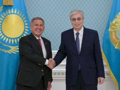 
                    Касым-Жомарт Токаев принял Президента Татарстана
                