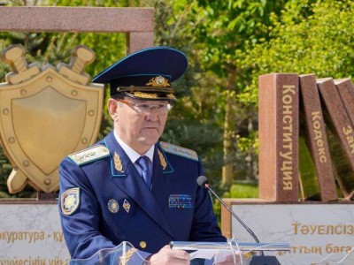 
                    Прокуроры на фронте и в тылу – на страже закона и порядка
                